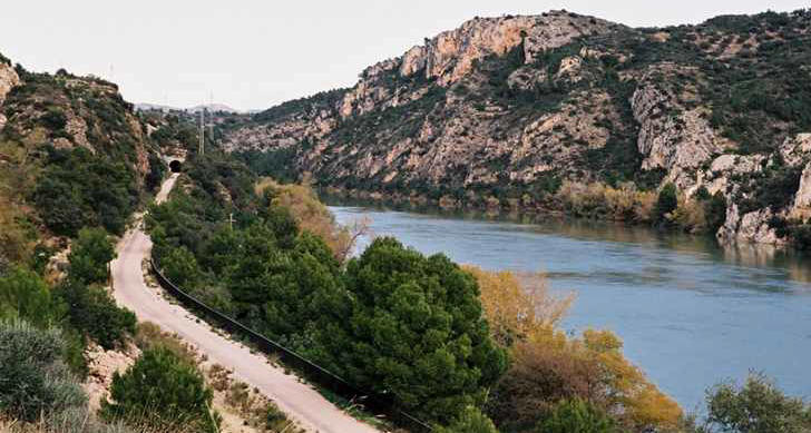 La Via Verda, amb el riu Ebre al seu costat
